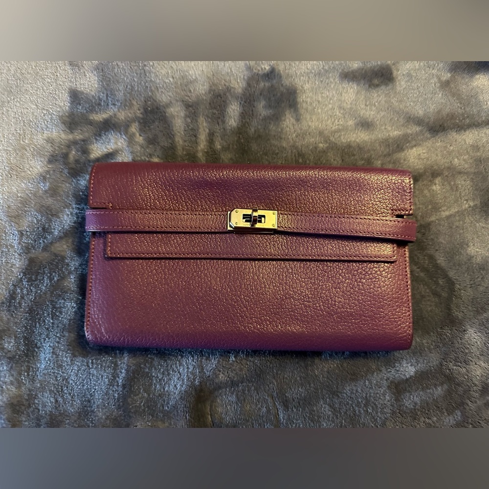 ❤️❤️❤️  SOLD  ❤️❤️❤️

Kelly Longue Wallet Anemone